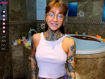 cam girl nickyneck image #371454