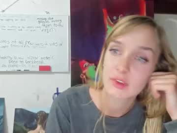 cam girl cutiepainter image #1556309