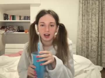 cam girl lilmills image #1037124