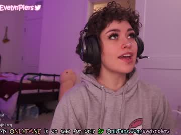 cam girl evelynpiers image #2445106