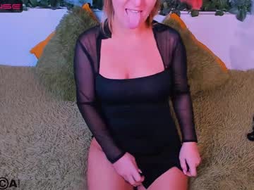 lora_blonde cam