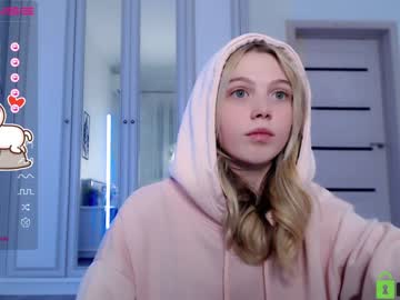 cam girl small_blondee image #3665359