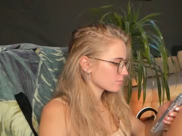 cam girl linellali image #2772784