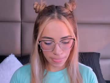 cam girl alejamillan image #3852536