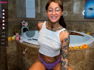 cam girl nickyneck image #241181