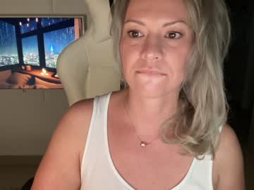 cam girl kiradivine image #2471088