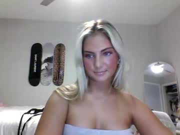 cam girl lovelyaveryy image #4030335