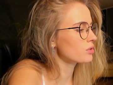 cam girl linellali image #2907437