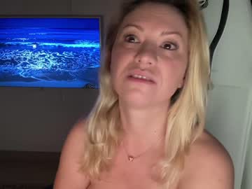 cam girl kiradivine image #2385294