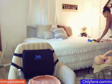 cam girl blissense image #2092288