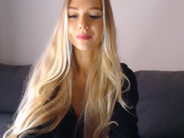 cam girl pervyblonde image #1232910