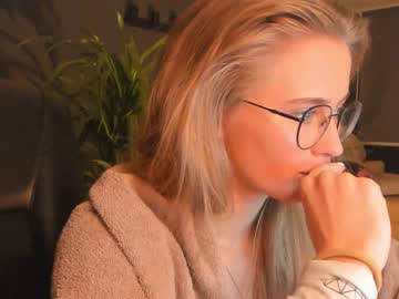 cam girl linellali image #2972492