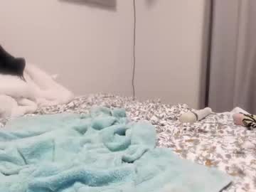 cam girl sluttylilsister image #3906838