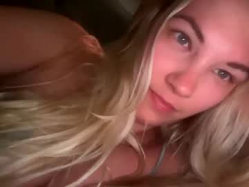 cam girl mariah95 image #2611401
