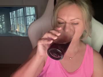 cam girl kiradivine image #2536151