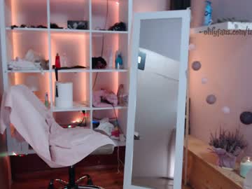 cam girl taralanes image #690593