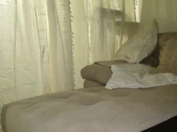 cam couple honeybeee1989 image #4055619