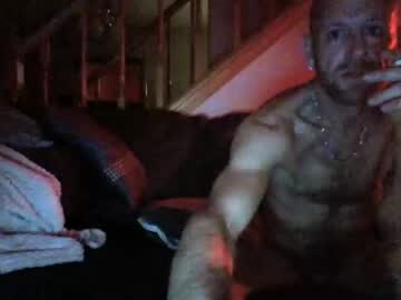 iluvbigboobs2323 cam