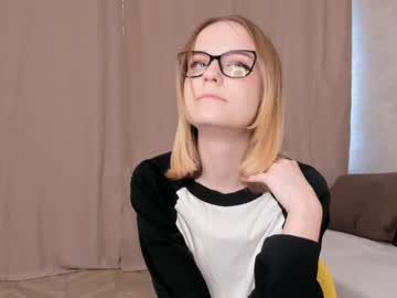 cam girl vikinikie image #3916261