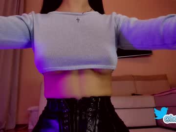 cam girl hollyextra image #3001429