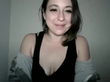 cam girl ilovelucylola image #1436495
