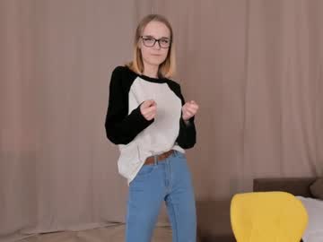 cam girl vikinikie image #3916262