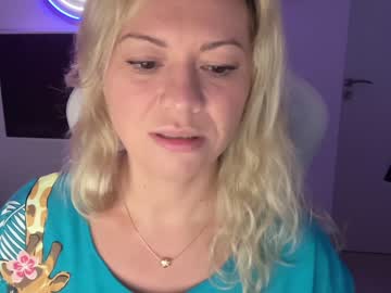 cam girl kiradivine image #2922687