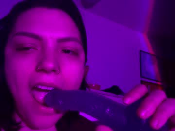 ur_good_gal cam