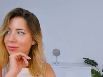 cam girl emmi_rosee image #3050984