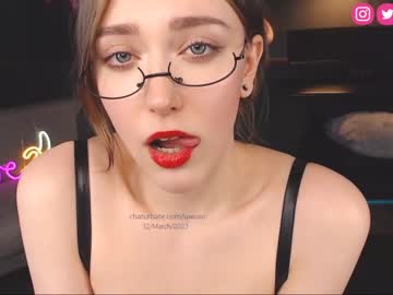cam girl uwuxo image #3900348