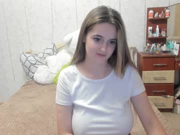cam girl emmika_ image #2649489