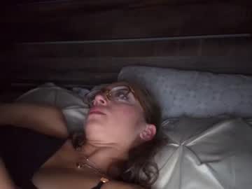 cam girl kiravixen image #3936942