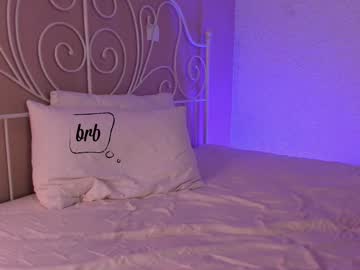 cam girl smiling_princess image #2676012