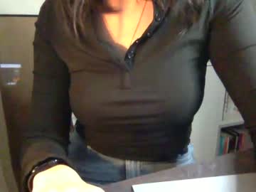 cam girl lillyandhertoyy image #3975716
