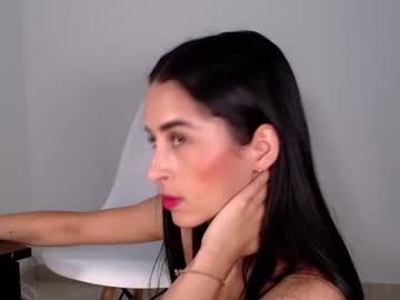 cam girl nicol_queenn image #3956159