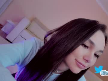 cam girl hollyextra image #3003211