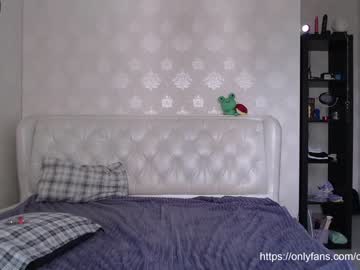 cam girl _mllymoore_ image #2216587