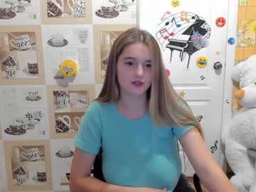 cam girl emmika_ image #2313983