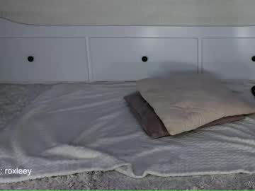cam girl roxy_blue_eyed_ image #2159003