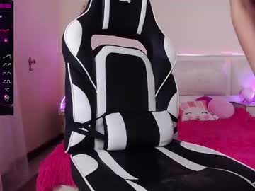 cam girl queen_kitty1818 image #3258197