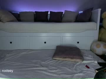 cam girl roxy_blue_eyed_ image #2489474