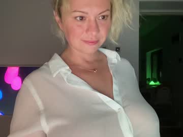 cam girl kiradivine image #2785407