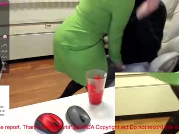 cam couple milf_viktoria image #3689059