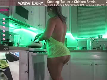 cam girl milavalentinax image #3563030