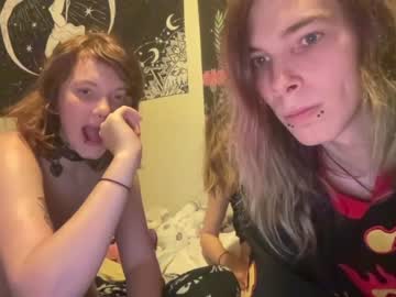 cam couple polyhouseofgays image #3656799