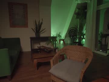 cam girl chillwithkira image #1057439