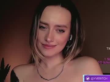cam girl _yvie_ image #3702275