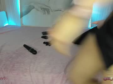 cam girl lili_and_niki image #2485846