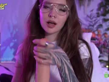 cam girl _deepthroatgalactica image #3373174