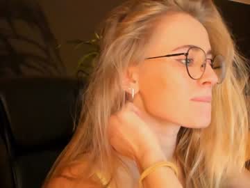 cam girl linellali image #2900543